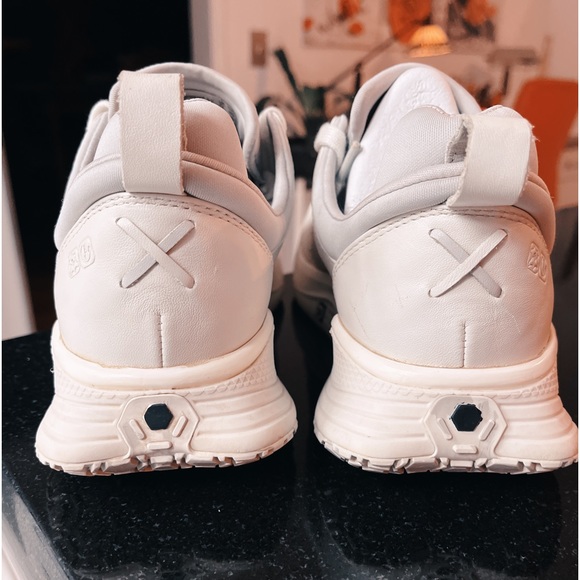 🔥DECKERS RUNNING SHOR🔥 - Picture 3 of 6